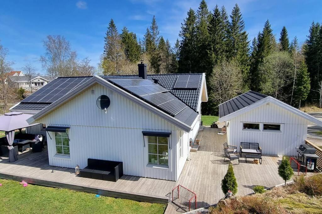 Family Friendly Villa With Sauna In The Nature 布罗斯 外观 照片